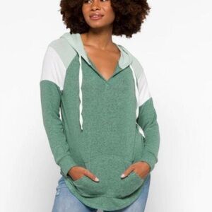 Market & Spruce Green and White Women's Hoodie